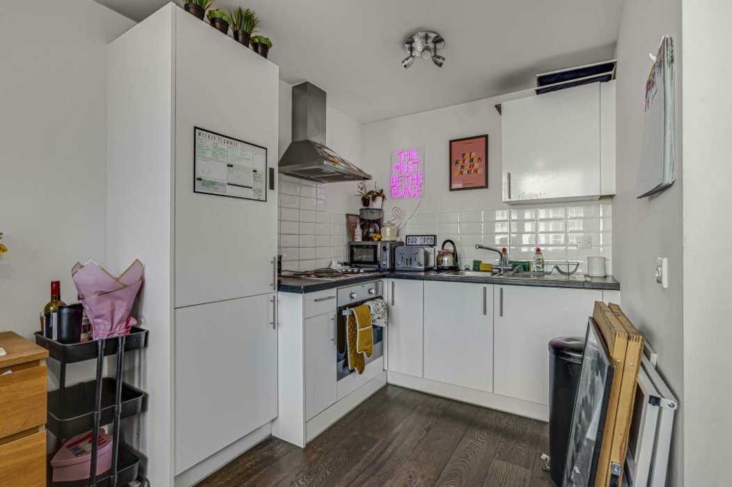 let-agreed-borough-high-street-345-view-2