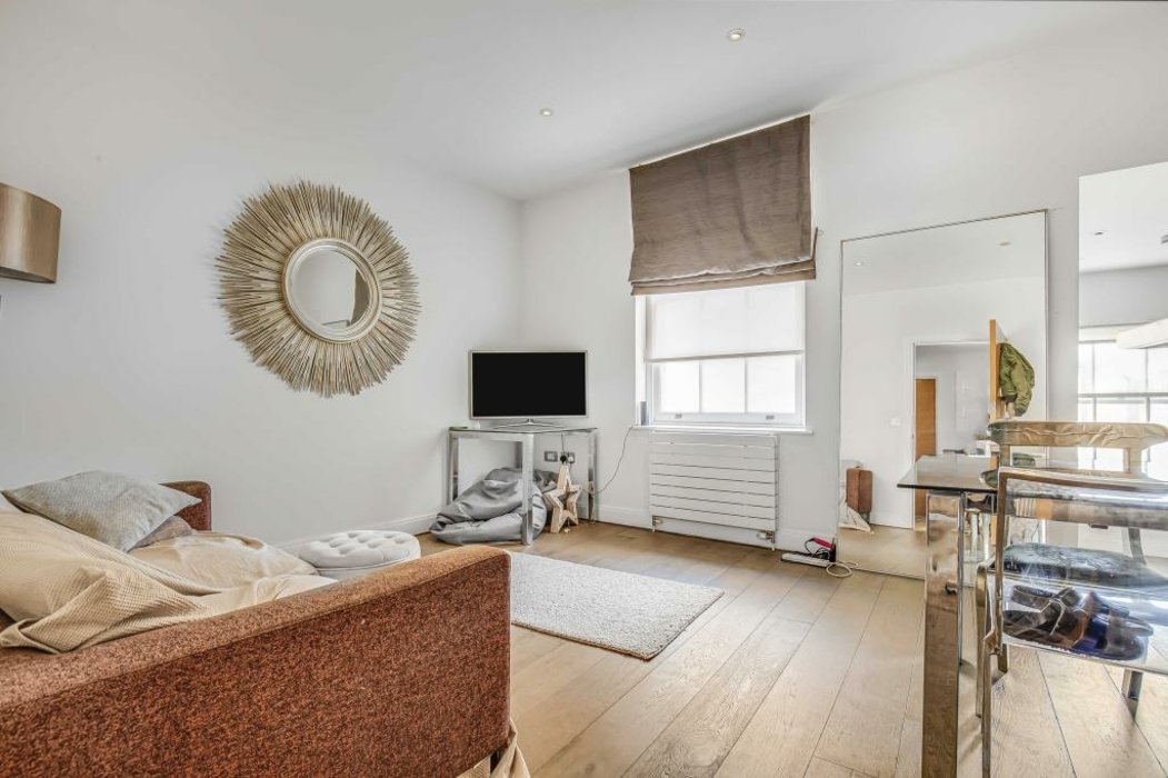 available-fulham-road-452-view-4