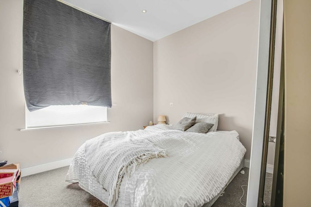 available-fulham-road-452-view-5