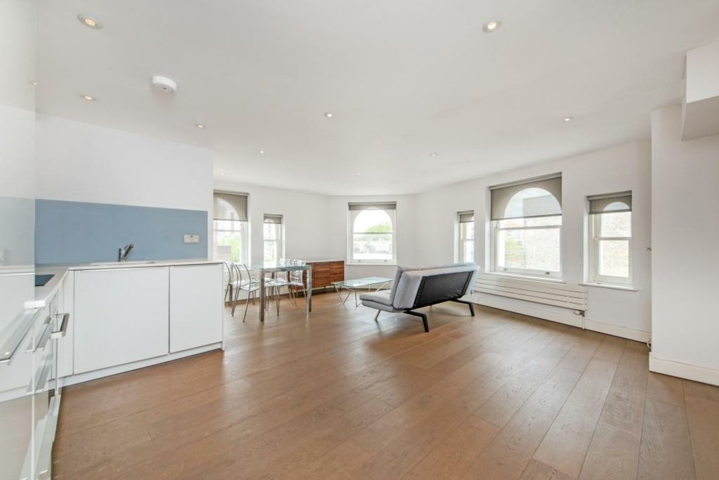 available-fulham-road-586-view-1