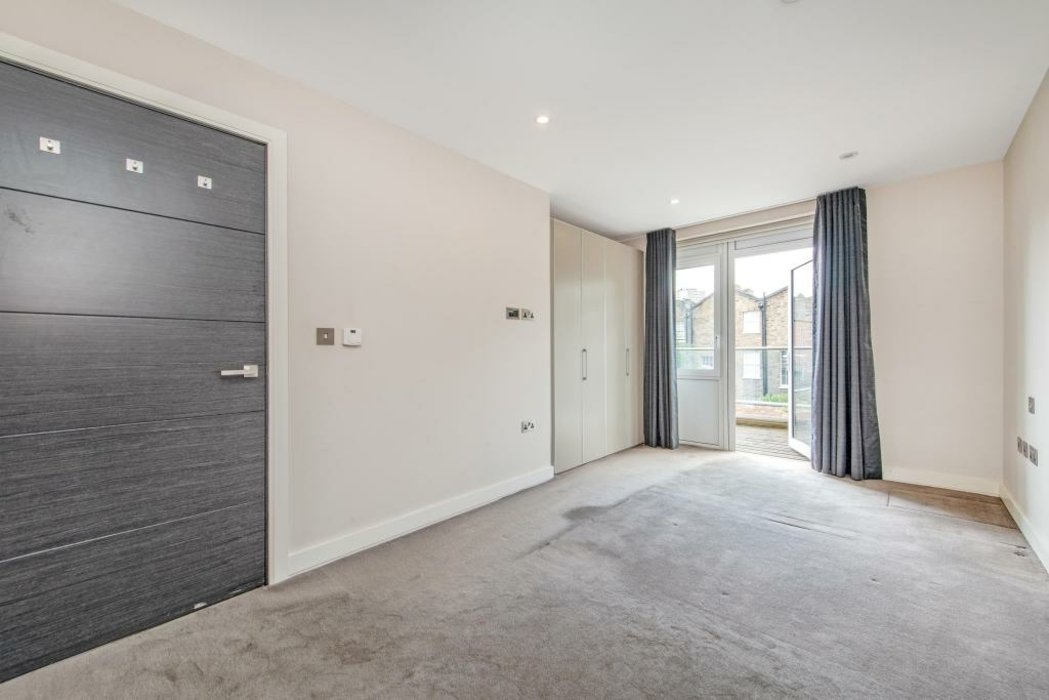 available-goswell-road-606-view-6