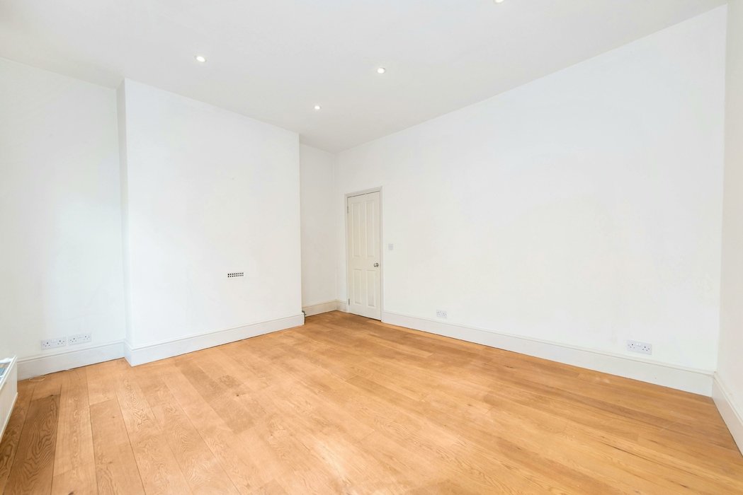 for-sale-caledonian-road-623-view-3