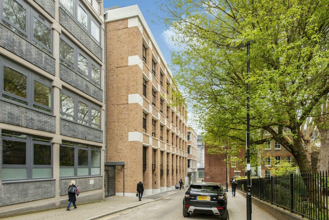 to-let-benjamin-street-626-view-13