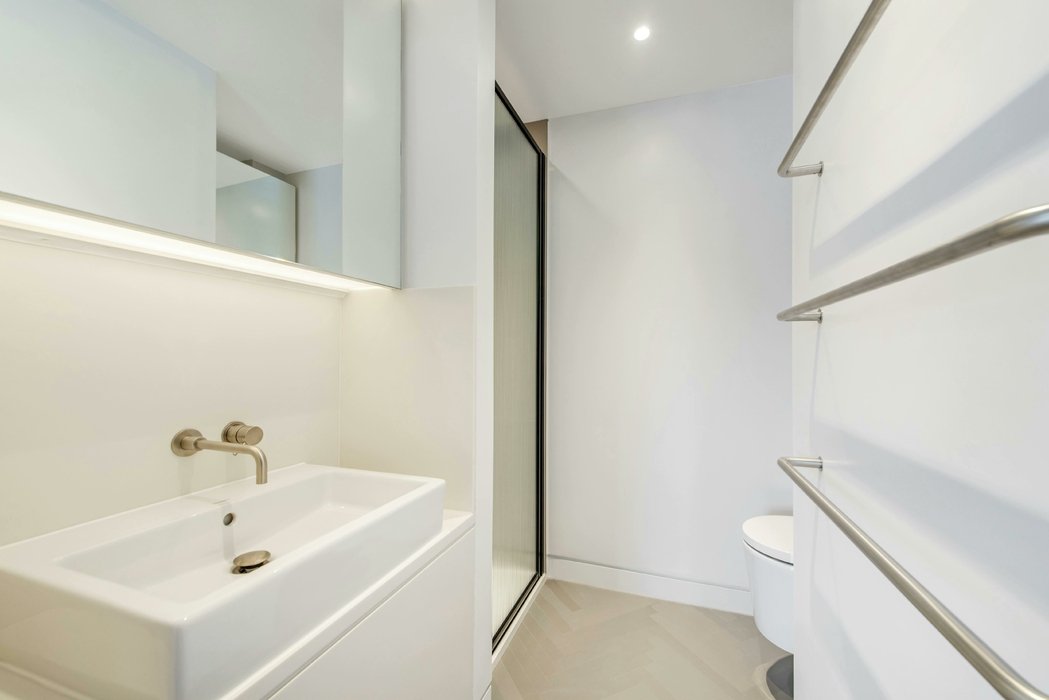 to-let-benjamin-street-626-view-10