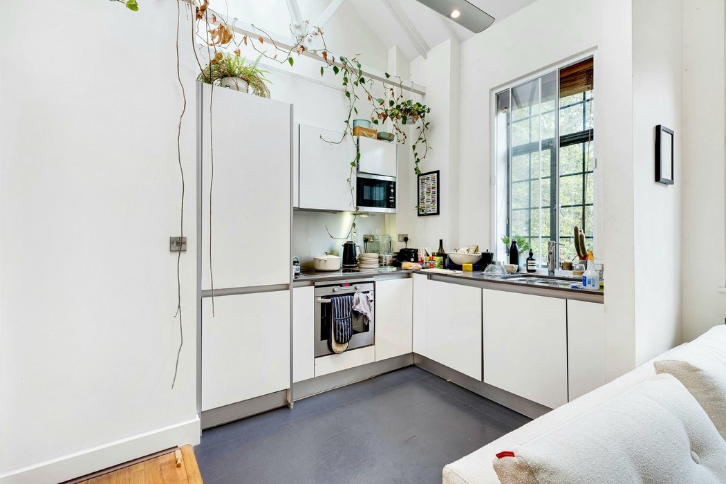 under-offer-owen-street-630-view-3