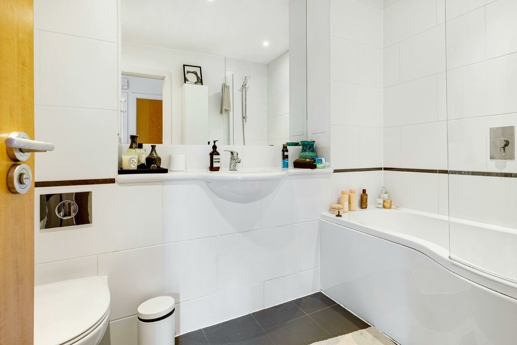 under-offer-owen-street-630-view-7