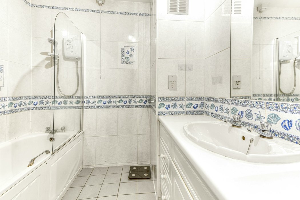 for-sale-andrewes-house-647-view-9