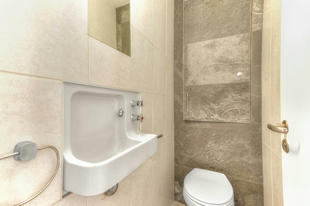 for-sale-andrewes-house-647-view-15
