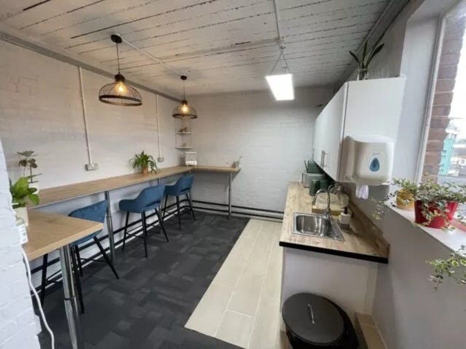 to-let-64-great-eastern-street-650-view-8