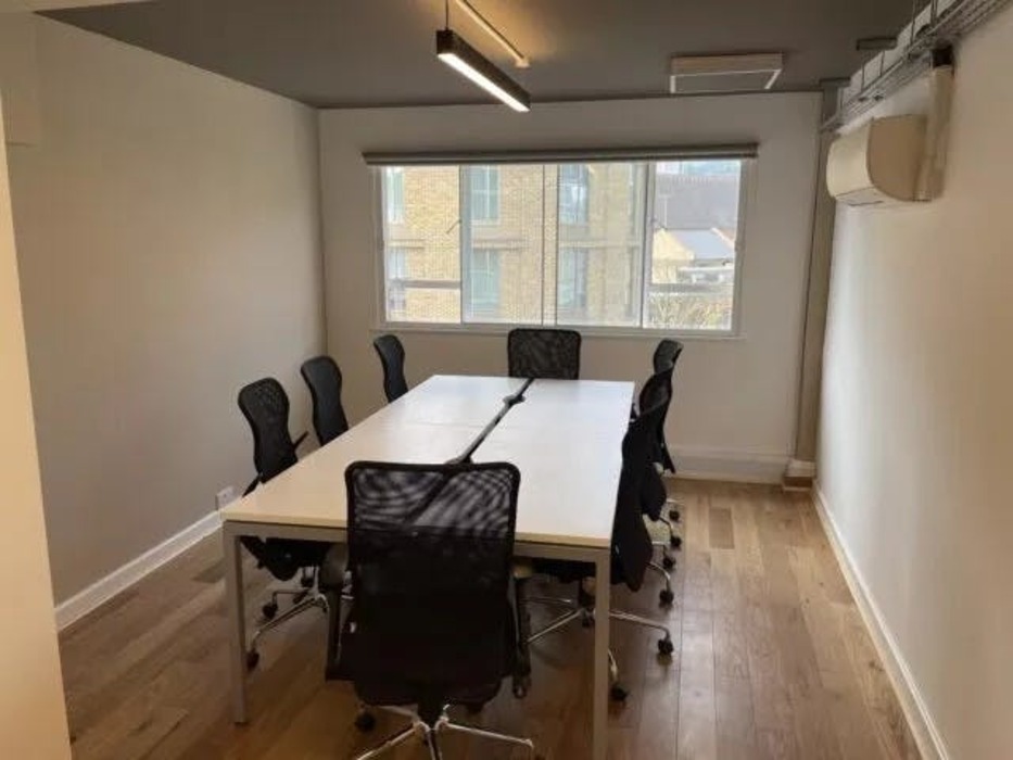 to-let-64-great-eastern-street-650-view-7