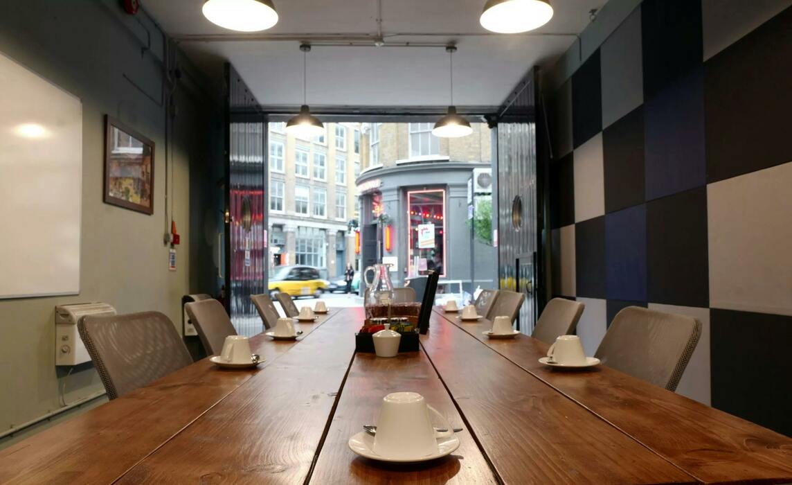 to-let-64-great-eastern-street-650-view-6