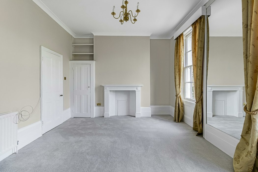 for-sale-bunhill-row-652-view-3