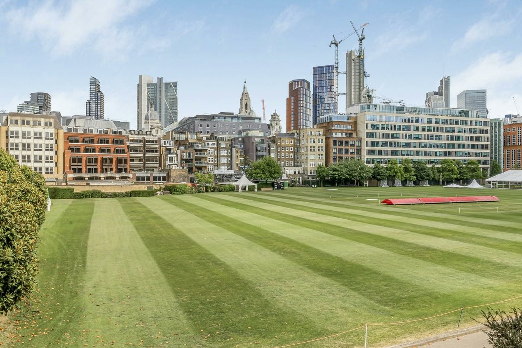 for-sale-bunhill-row-652-view-10