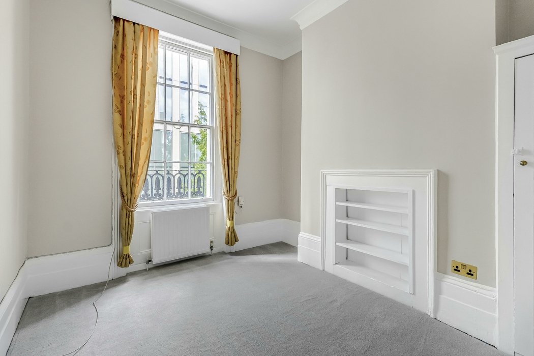 for-sale-bunhill-row-652-view-6