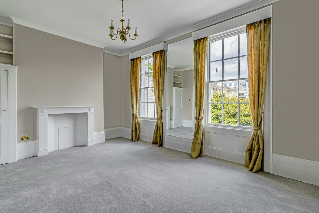 for-sale-bunhill-row-652-view-4