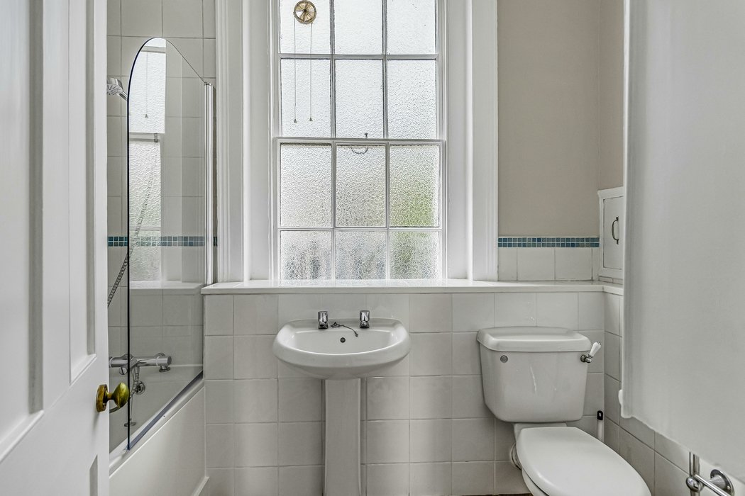 for-sale-bunhill-row-652-view-8