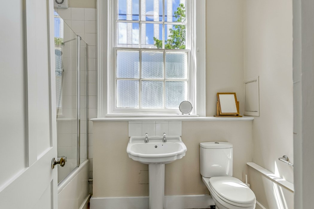 for-sale-bunhill-row-653-view-7