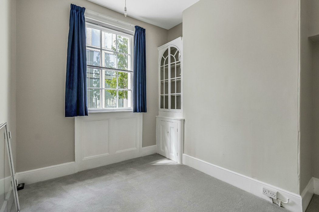 for-sale-bunhill-row-653-view-5