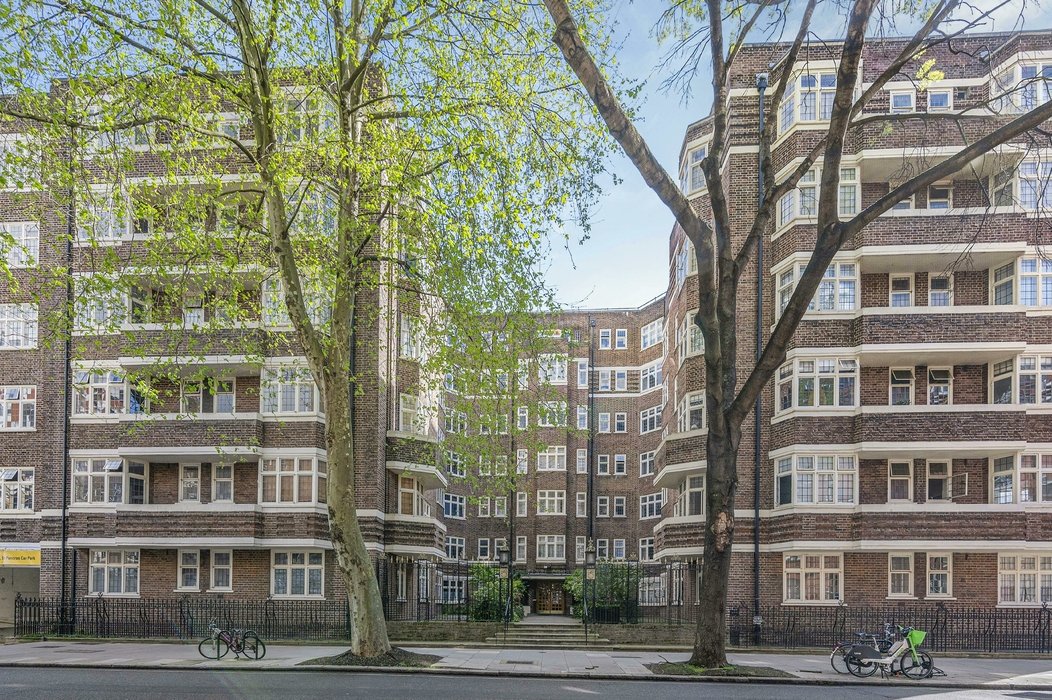 under-offer-clare-court-655-view-8