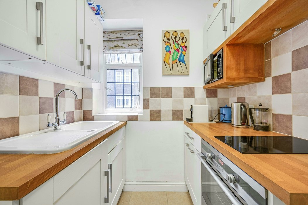 under-offer-clare-court-655-view-6