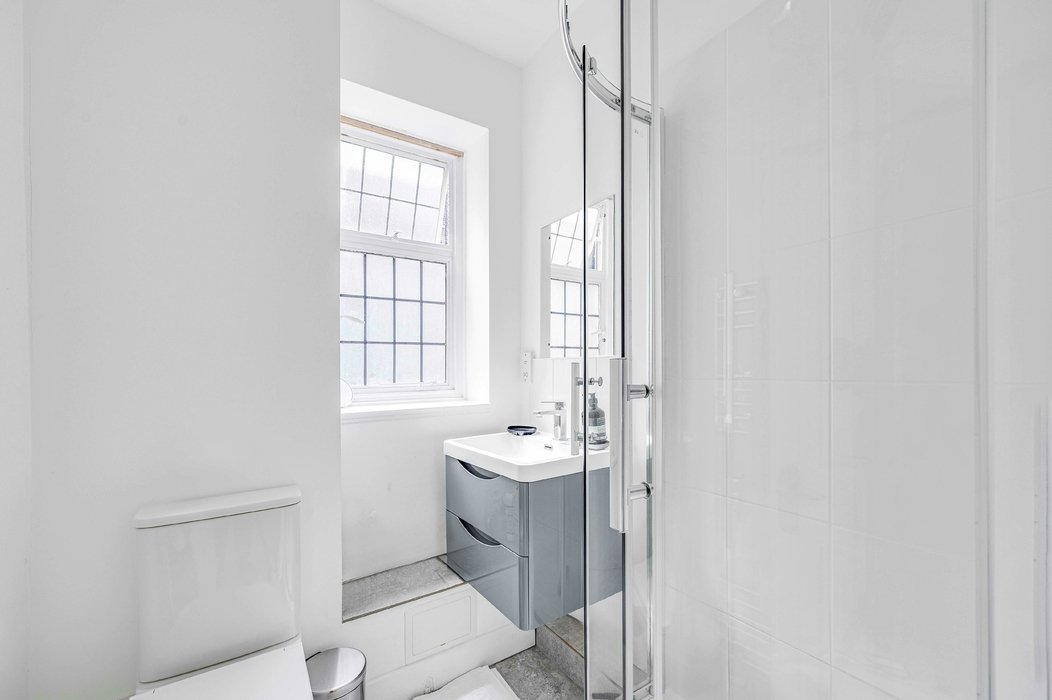 under-offer-clare-court-655-view-7