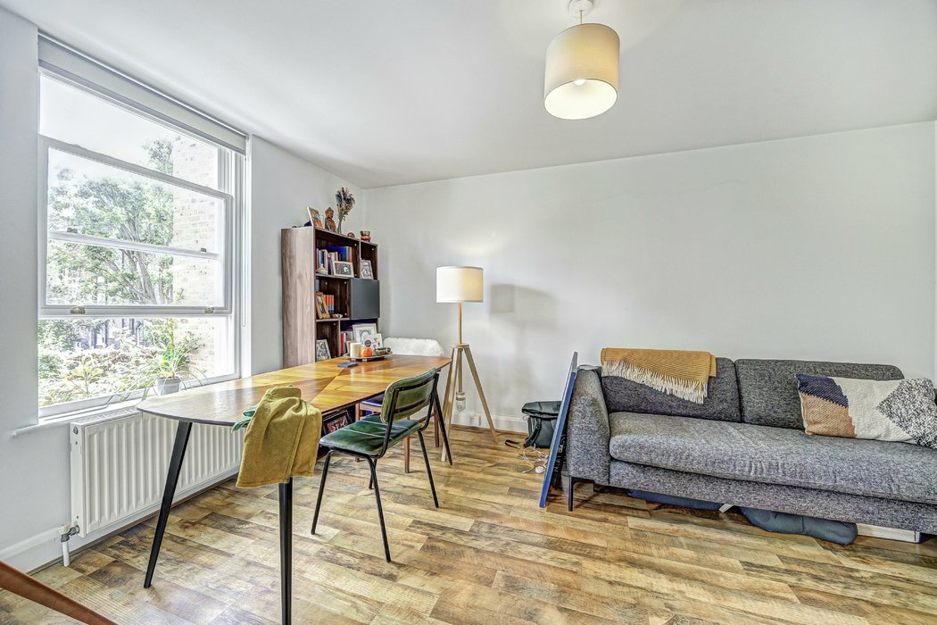 under-offer-friend-street-656-view-2