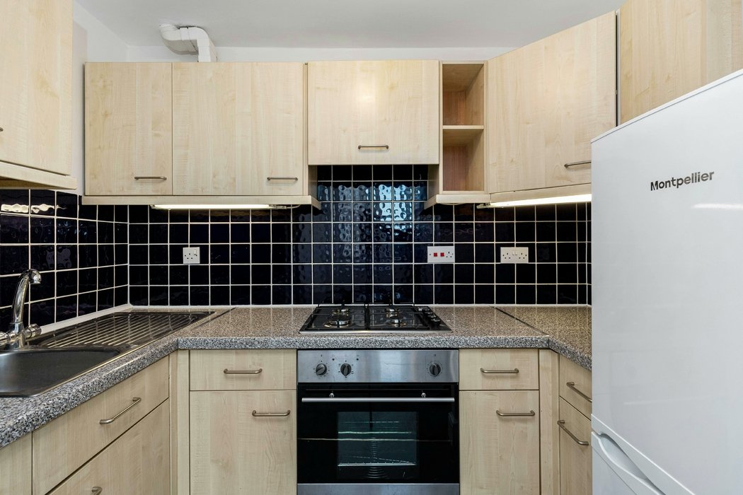 under-offer-finborough-road-664-view-5