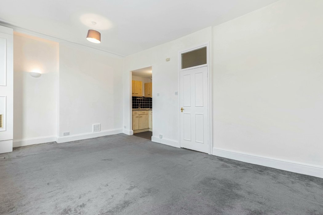 under-offer-finborough-road-664-view-3